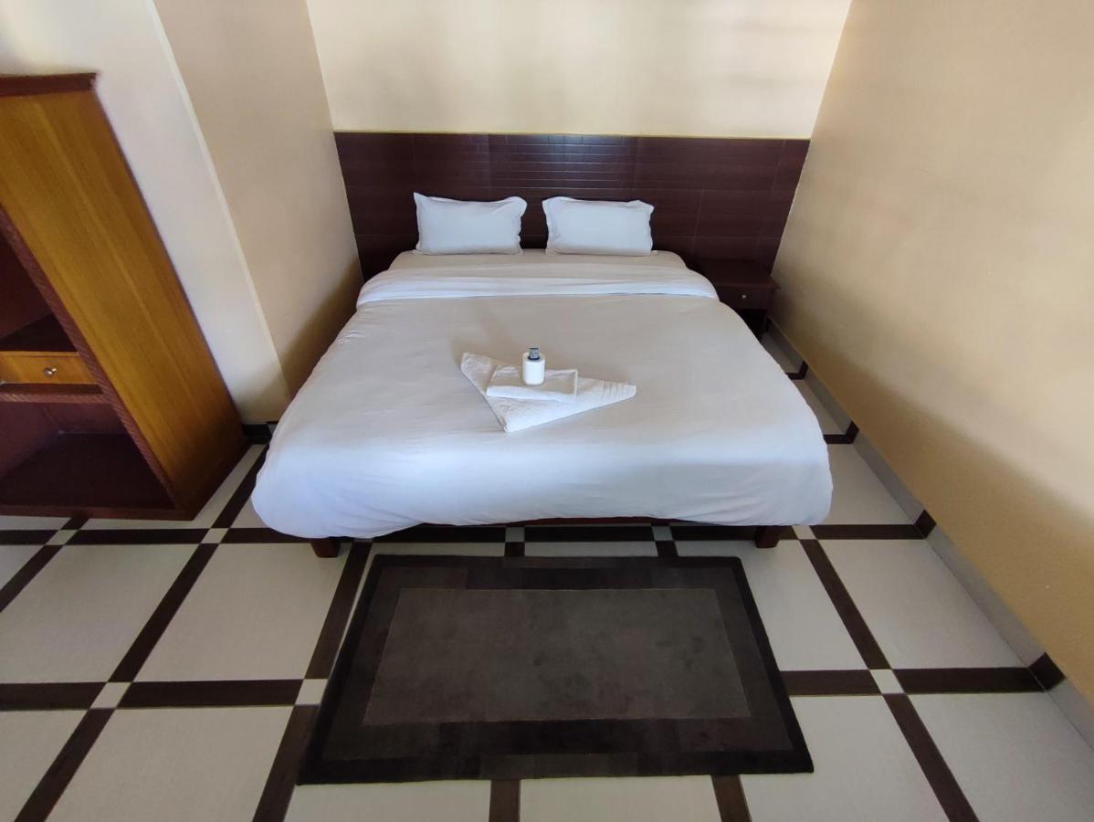 The Mountain House Pokhara Exterior foto
