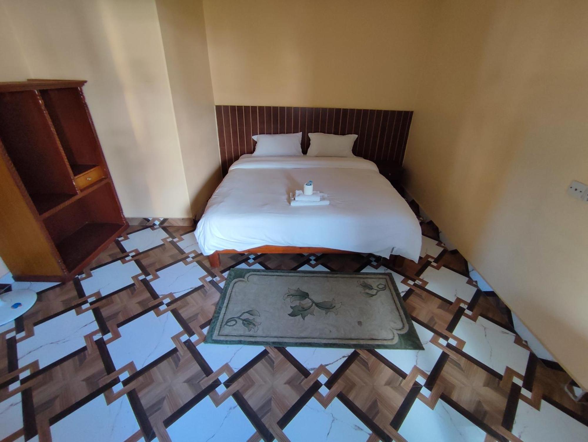 The Mountain House Pokhara Quarto foto